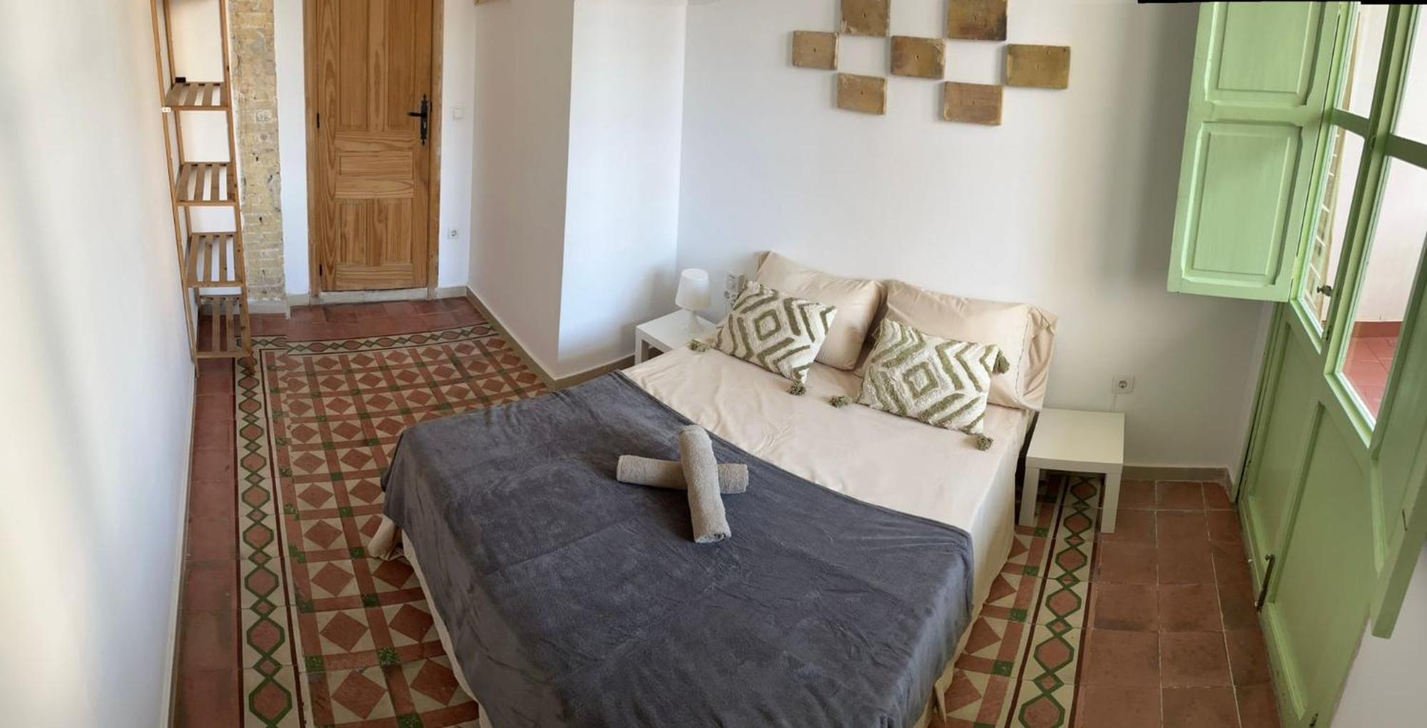 Kiwi Rooms Auto Check-In Valencia Room photo